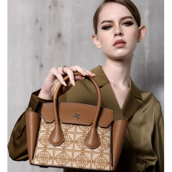 Brand Original Niche Design Ladies Handbag Vintage Leather Embroidered Bag Wing Bag